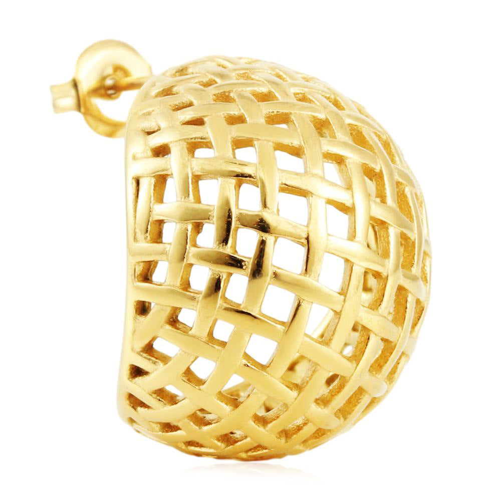 Classic Gold Earring with Timeless Appeal