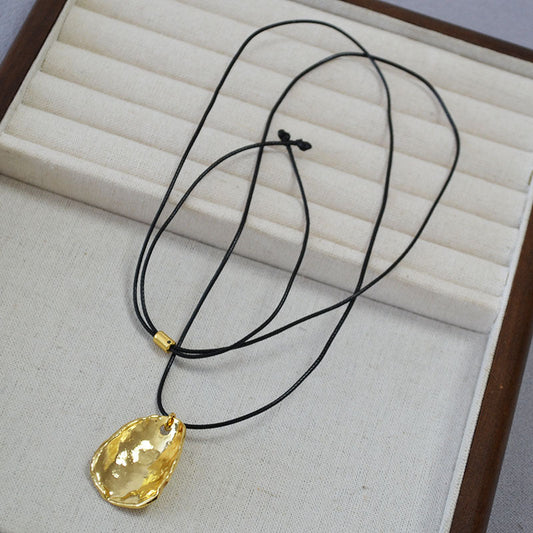 Charming Gold Necklace for Any Occasion