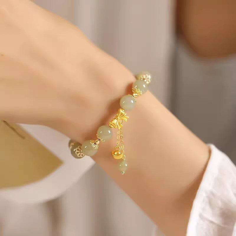 Classic Silver Bracelet with Timeless Appeal