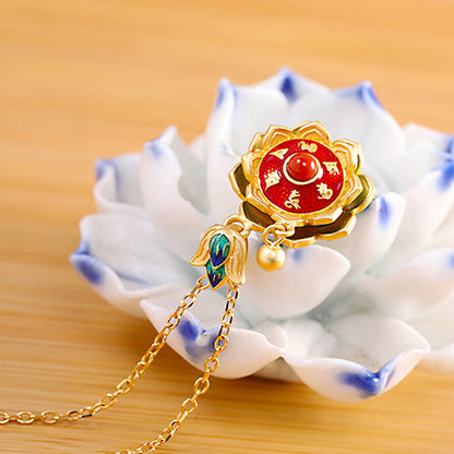 Beautiful Gold Pendant with Unique Style