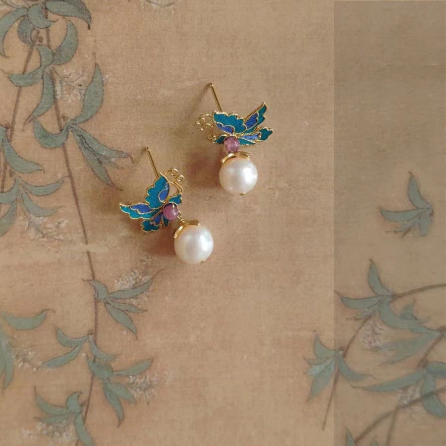 Charming Pearl Earring for Any Occasion
