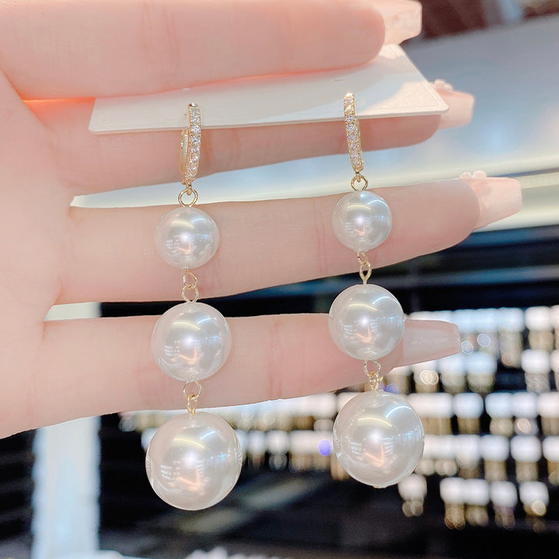 Beautiful Pearl Earring with Unique Style