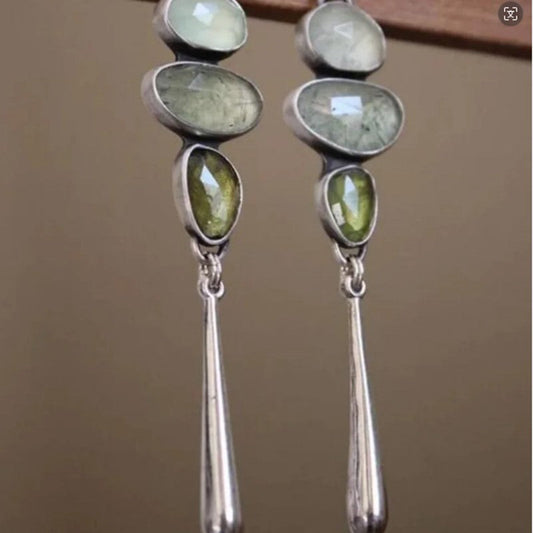 Romantic Silver Earring for Special Moments