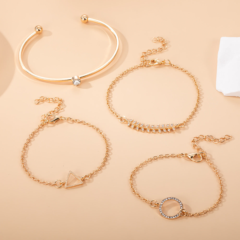 Beautiful Gold Set with Unique Style