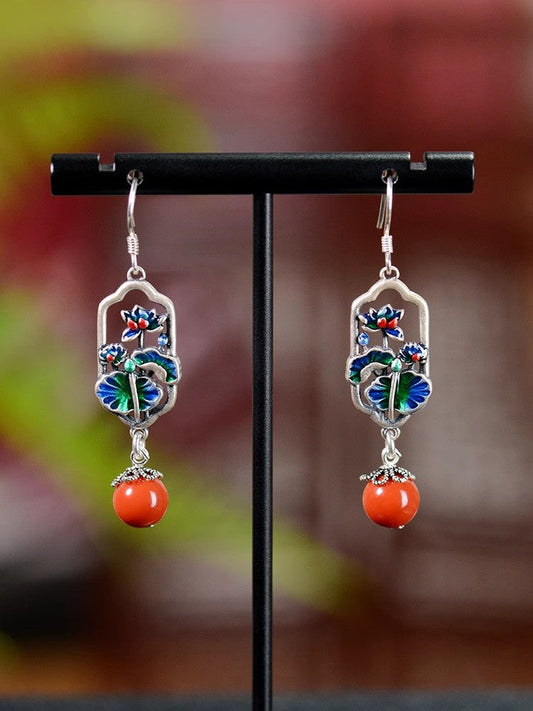 Charming Silver Earring for Any Occasion
