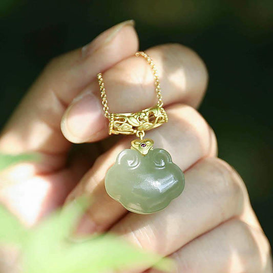 Elegant Gold Necklace for Every Occasion