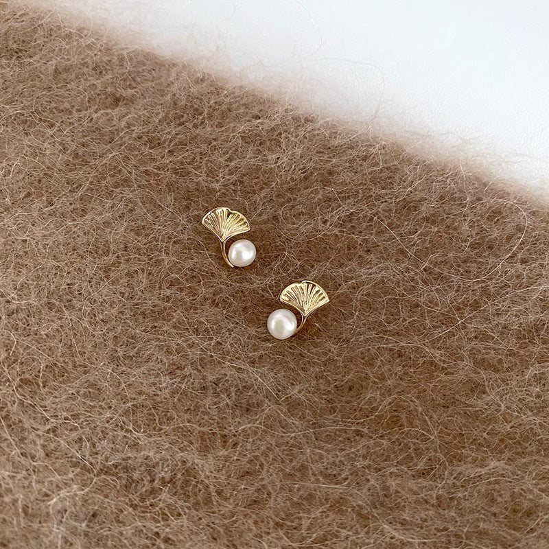 Beautiful Pearl Earring with Unique Style