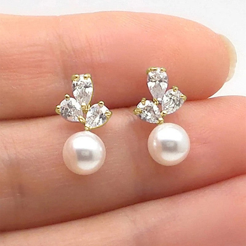 Classic Pearl Earring with Timeless Appeal