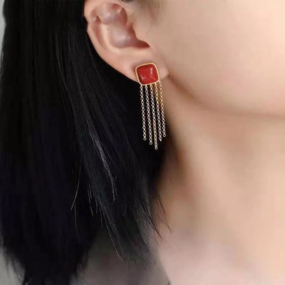 Romantic Gold Earring for Special Moments