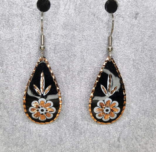 Charming Gold Earring for Any Occasion