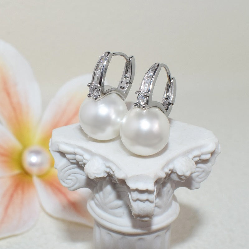 Stunning Gold Earring for Daily Wear