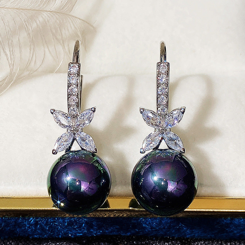 Beautiful Pearl Set with Unique Style