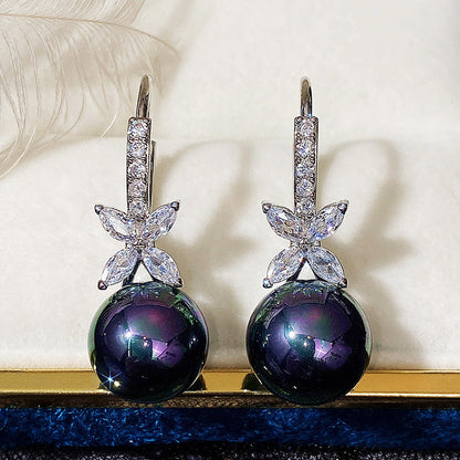Beautiful Pearl Set with Unique Style