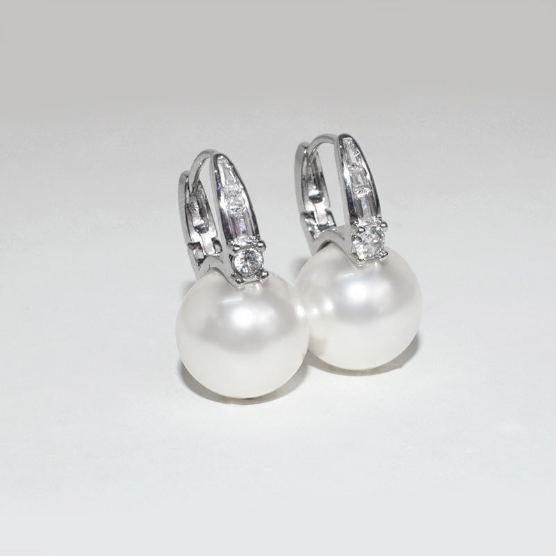 Stunning Gold Earring for Daily Wear
