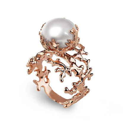 Beautiful Pearl Ring with Unique Style