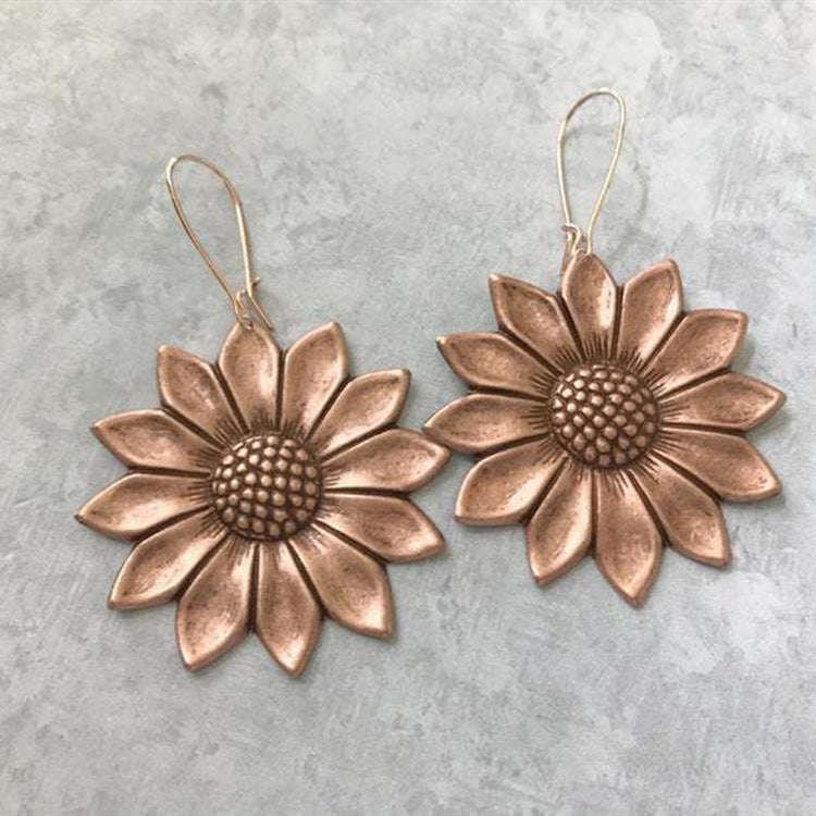 Beautiful Gold Earring with Unique Style
