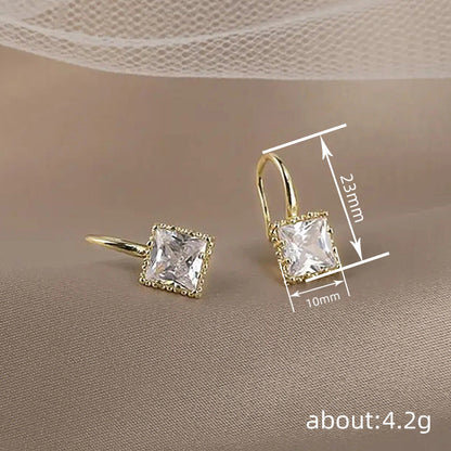 Charming Earring for Any Occasion
