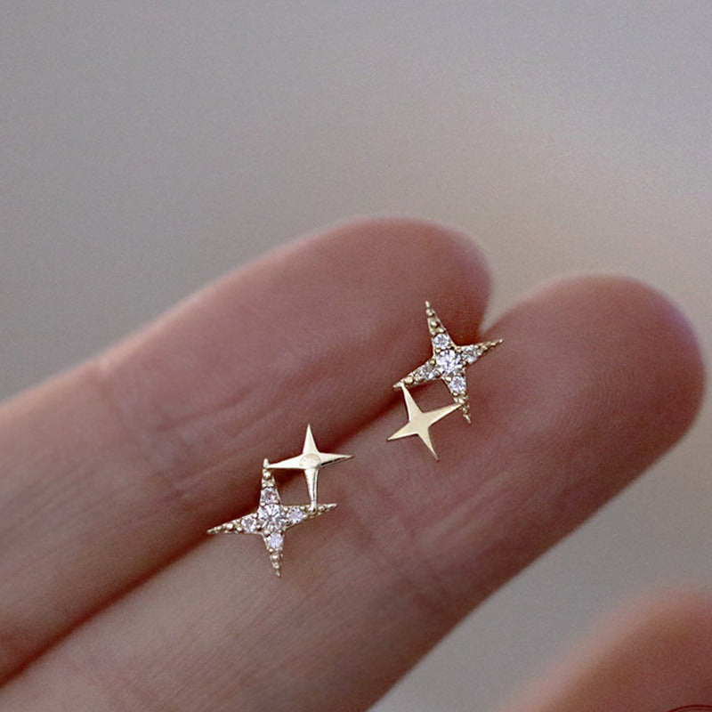 Classic Gold Earring with Timeless Appeal