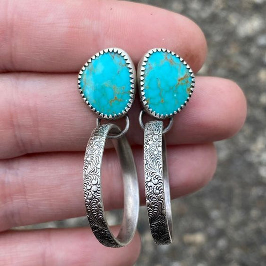 Charming Earring for Any Occasion