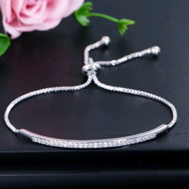 Romantic Gold Bracelet for Special Moments