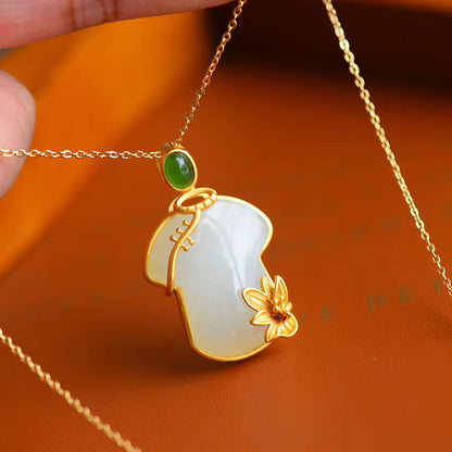 Beautiful Gold Necklace with Unique Style