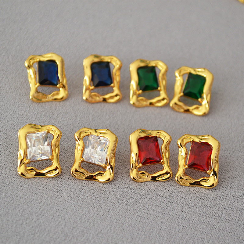 Beautiful Gold Earring with Unique Style