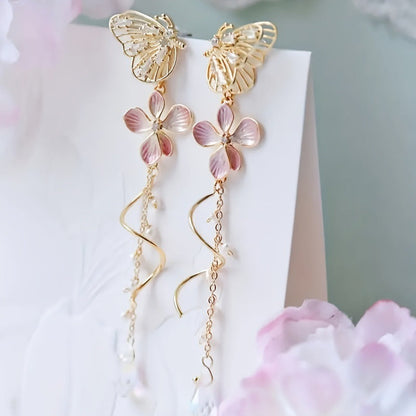 Beautiful Gold Earring with Unique Style