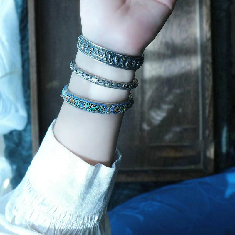 Romantic Silver Bracelet for Special Moments