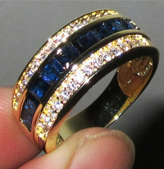 Classic Gold Ring with Timeless Appeal