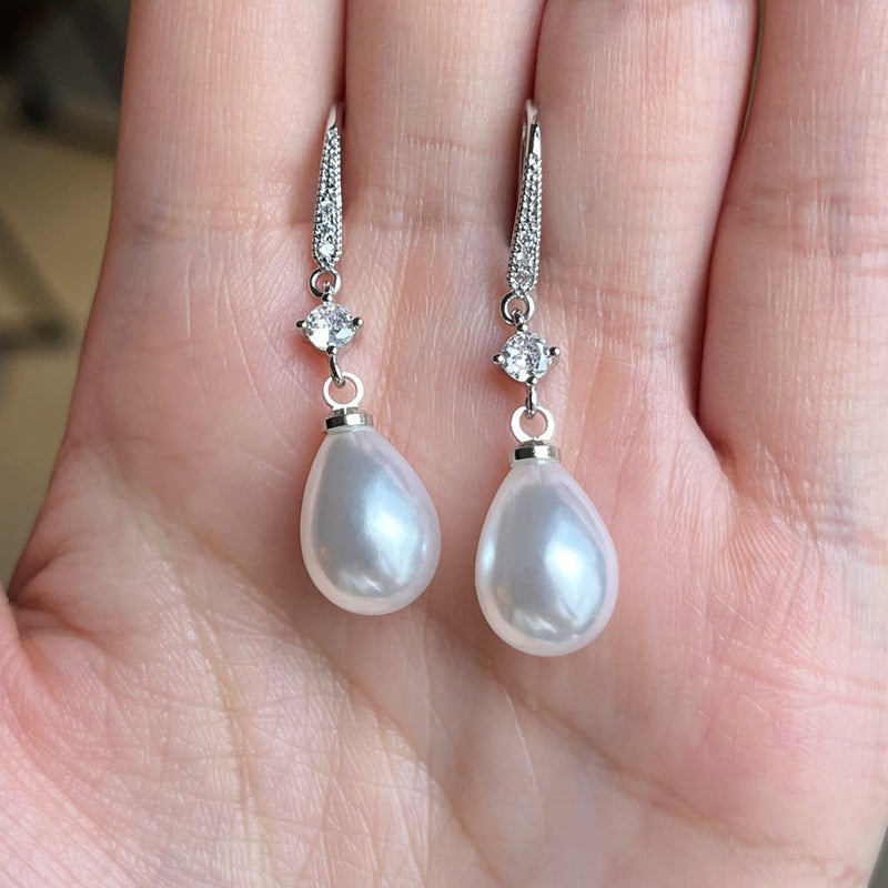 Romantic Pearl Earring for Special Moments