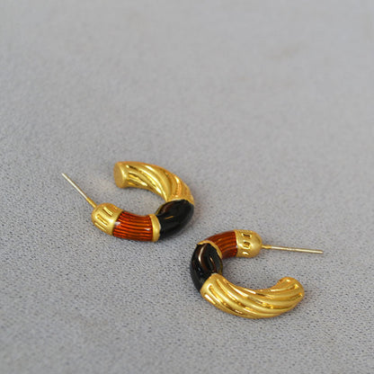 Romantic Gold Earring for Special Moments
