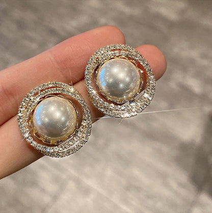 Beautiful Pearl Earring with Unique Style