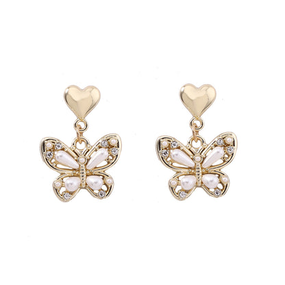 Classic Pearl Earring with Timeless Appeal