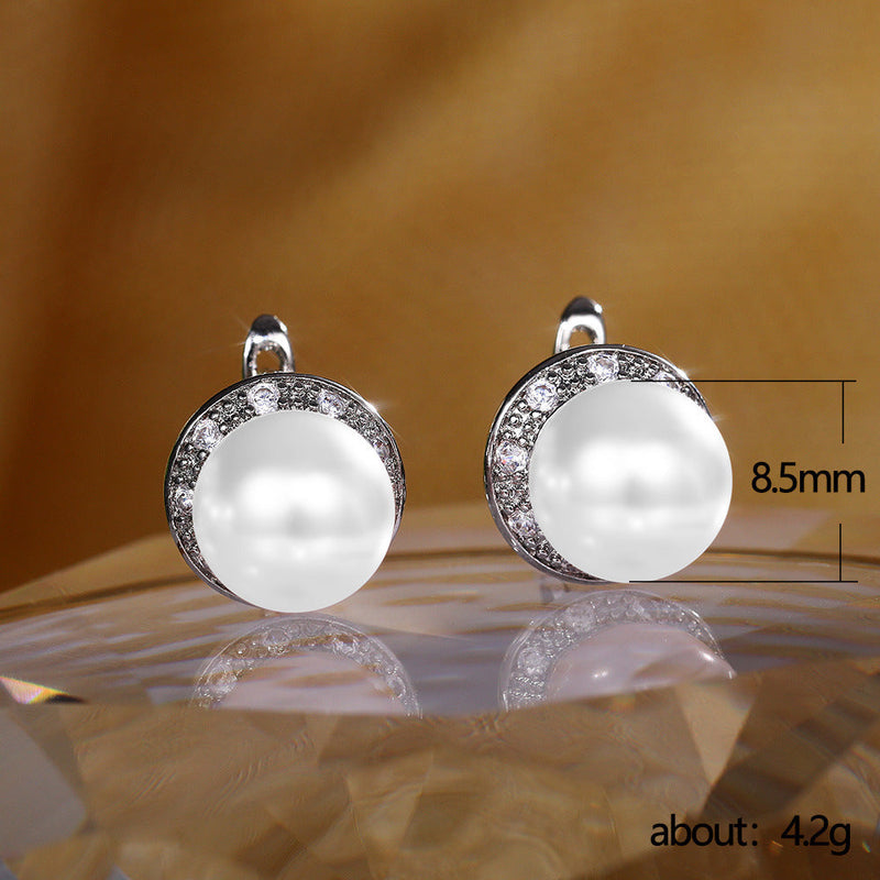 Beautiful Pearl Earring with Unique Style