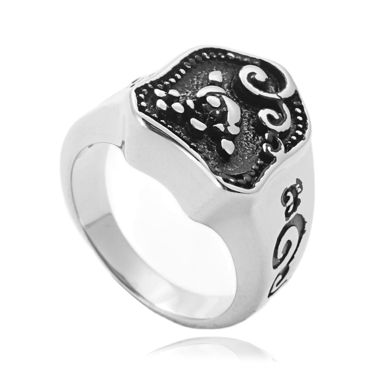Classic Ring with Timeless Appeal