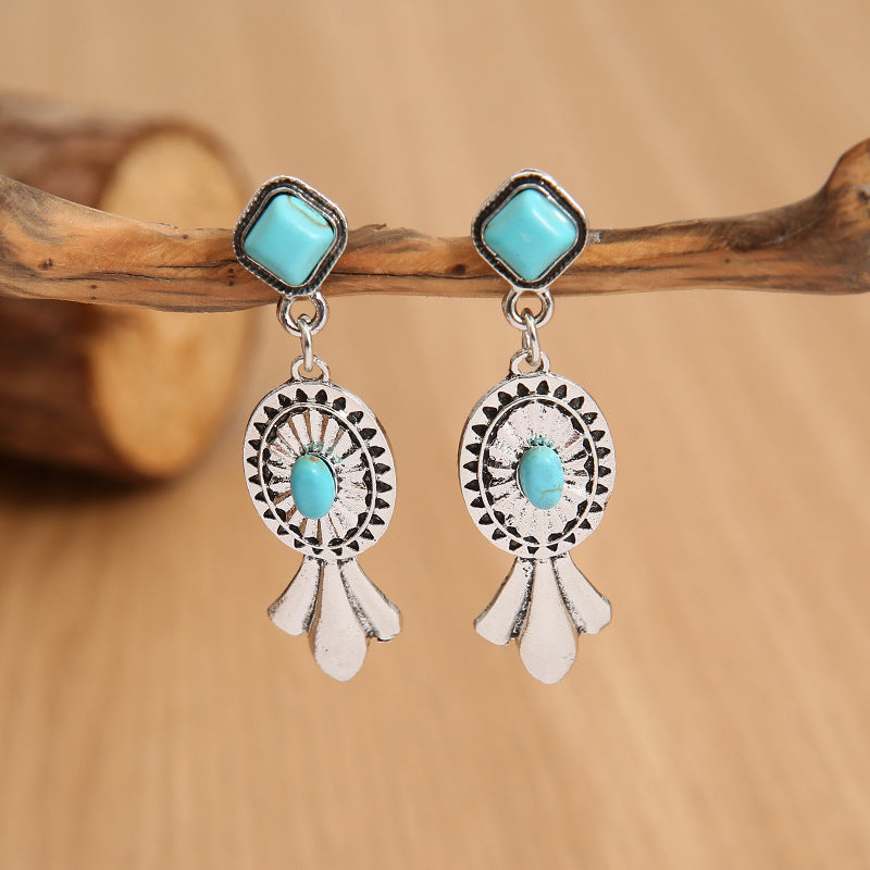 Charming Earring for Any Occasion