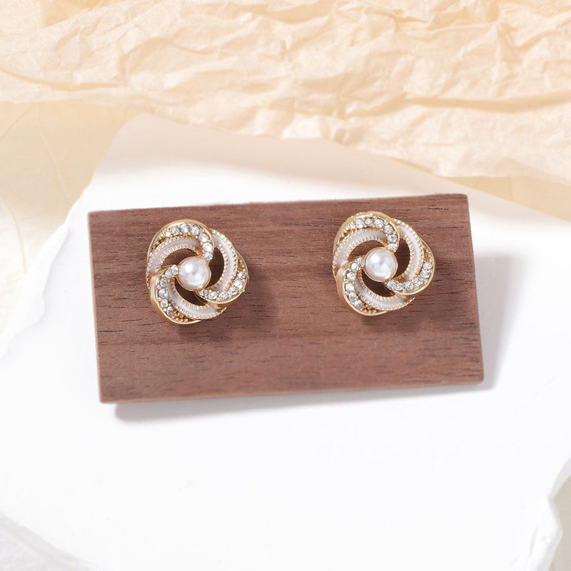 Elegant Pearl Earring for Every Occasion