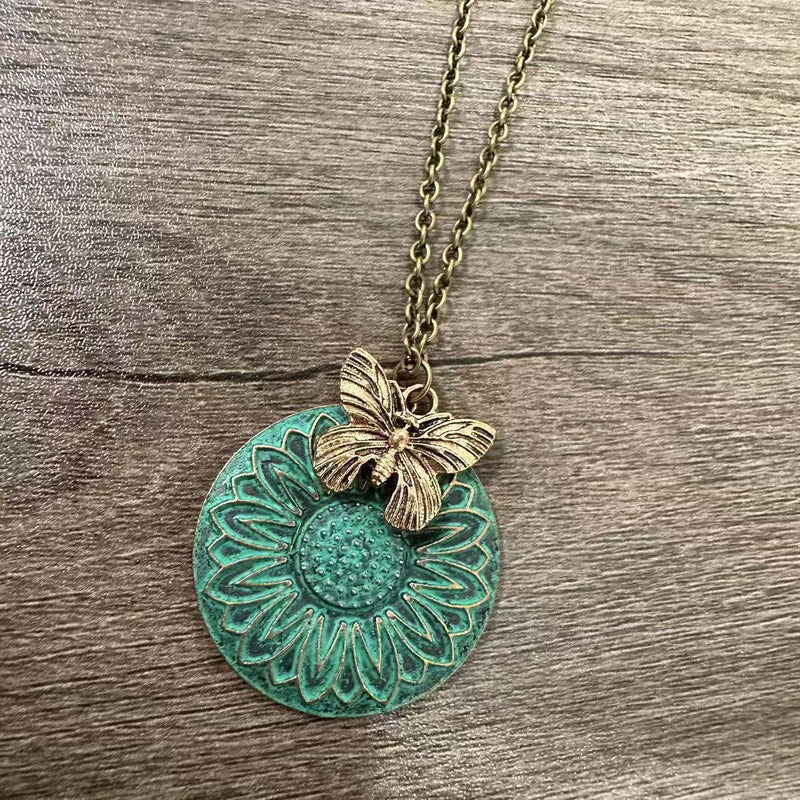 Stunning Necklace for Daily Wear