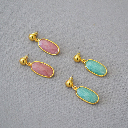 Beautiful Gold Earring with Unique Style
