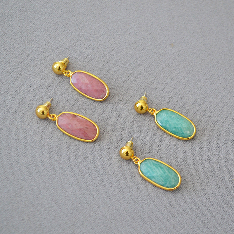 Beautiful Gold Earring with Unique Style
