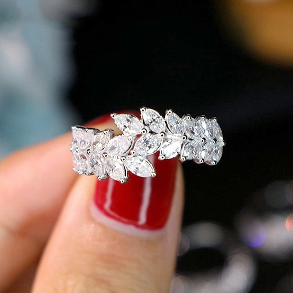 Classic Gold Ring with Timeless Appeal