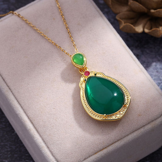 Classic Silver Necklace with Timeless Appeal