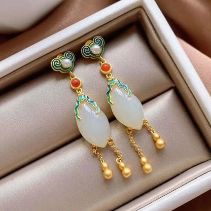 Romantic Pearl Earring for Special Moments