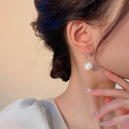 Classic Pearl Earring with Timeless Appeal