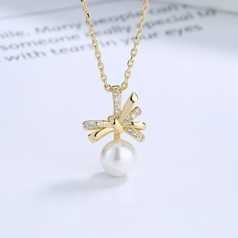Beautiful Pearl Necklace with Unique Style