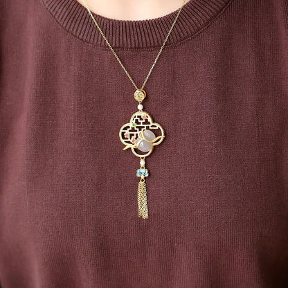 Beautiful Gold Necklace with Unique Style