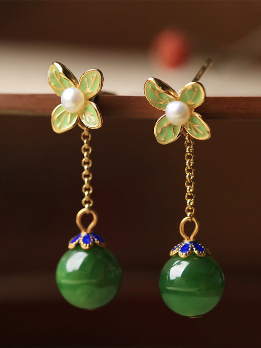 Romantic Silver Earring for Special Moments