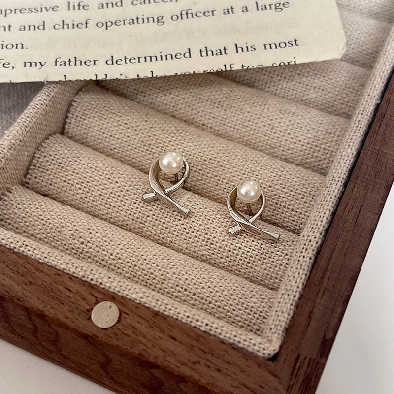 Classic Pearl Earring with Timeless Appeal