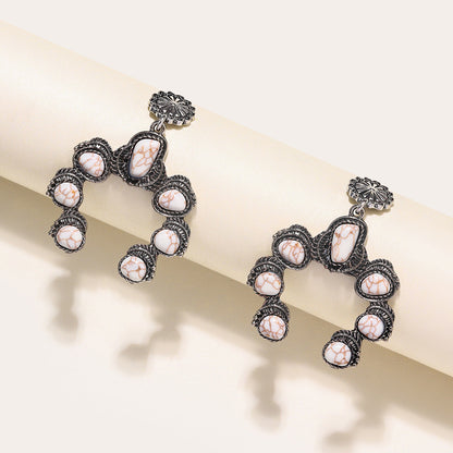 Charming Earring for Any Occasion