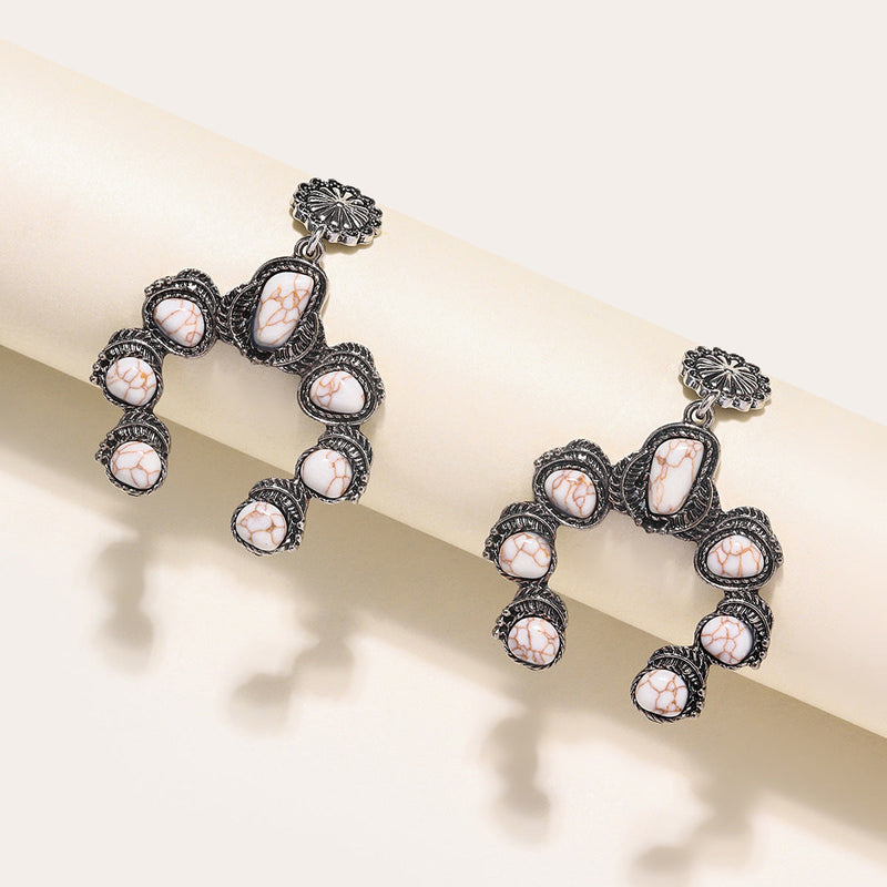 Charming Earring for Any Occasion